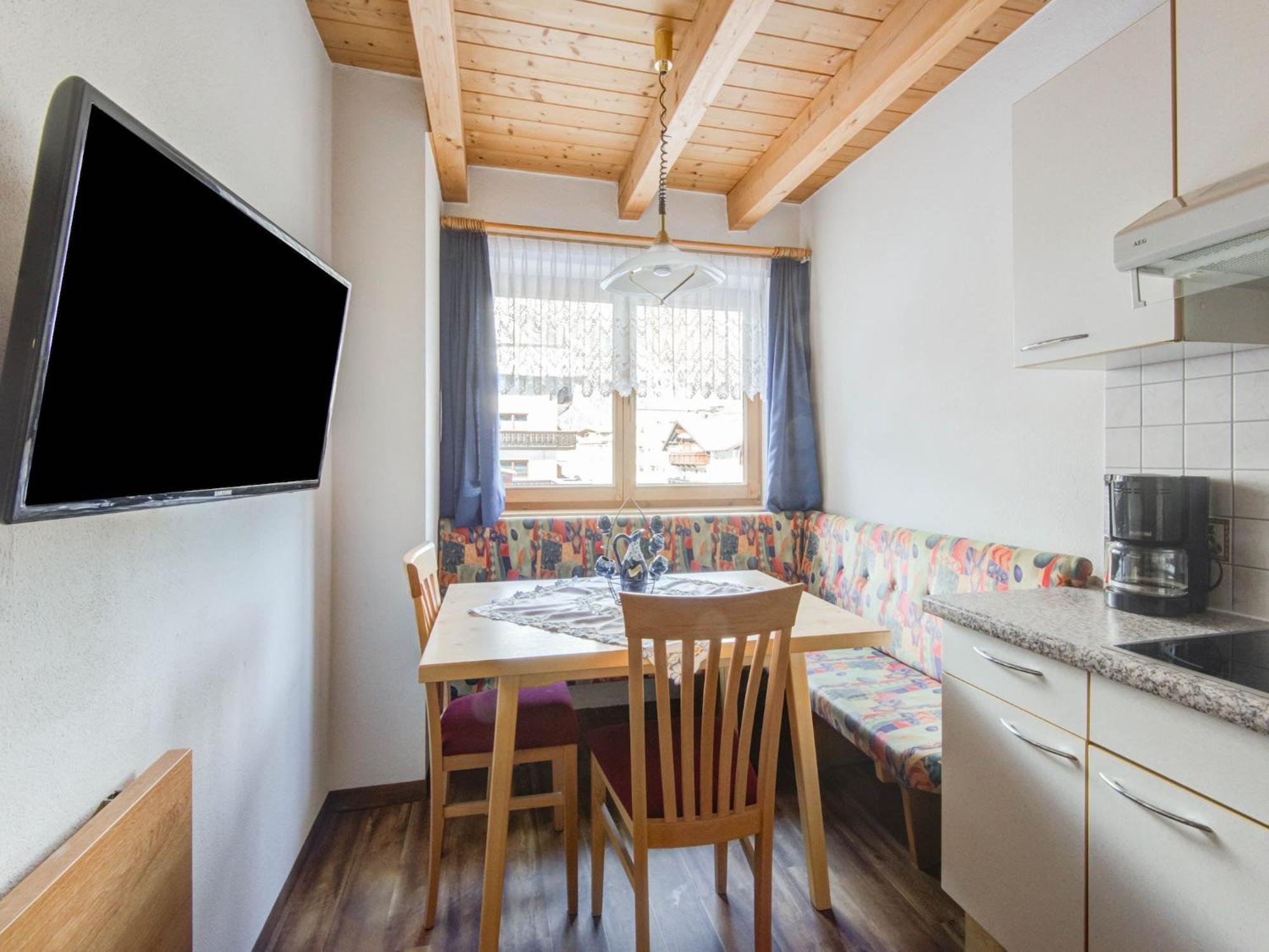 Comfortable Apartment In L Ngenfeld With Ski Storage Längenfeld Екстериор снимка