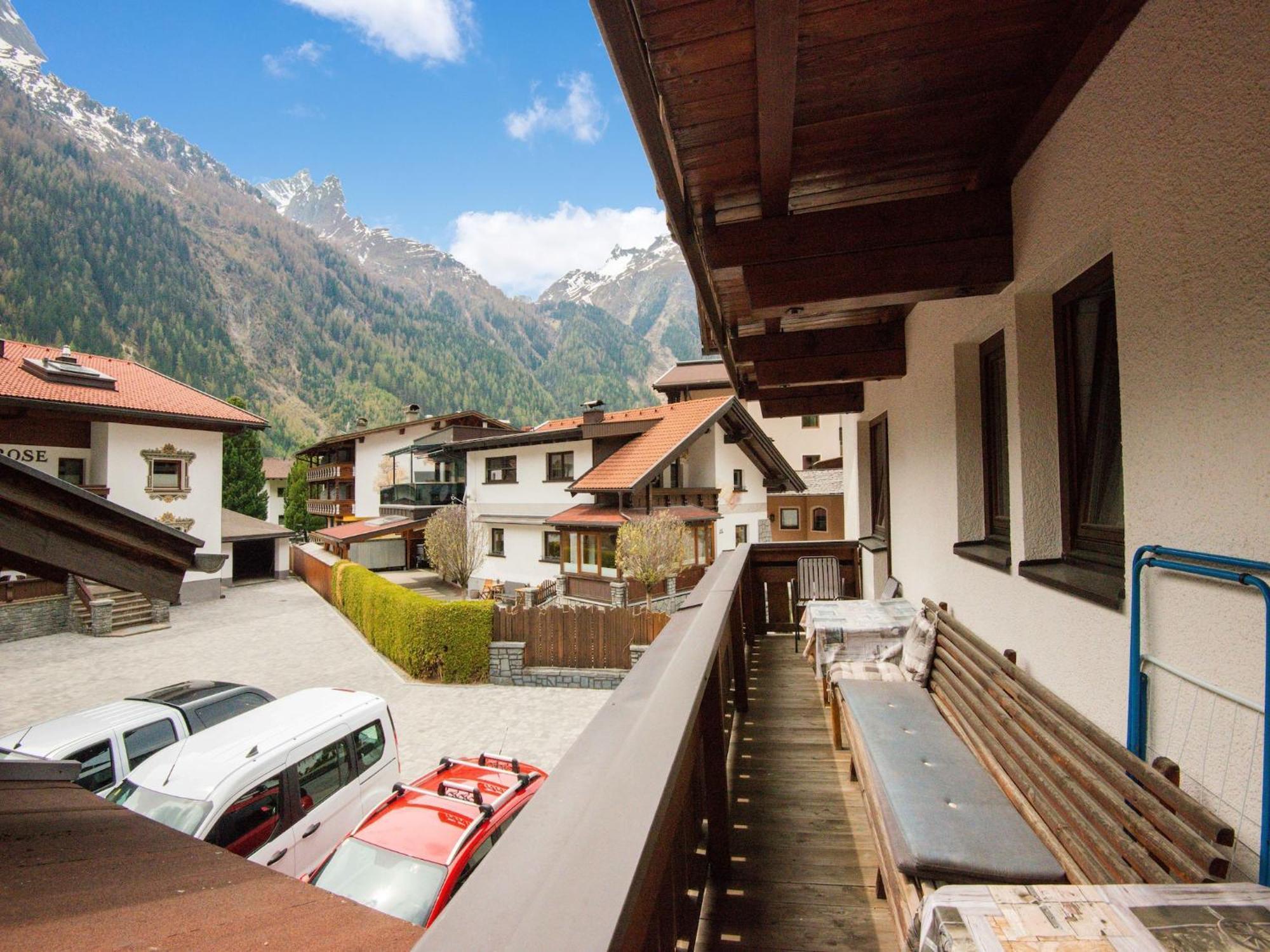 Comfortable Apartment In L Ngenfeld With Ski Storage Längenfeld Екстериор снимка